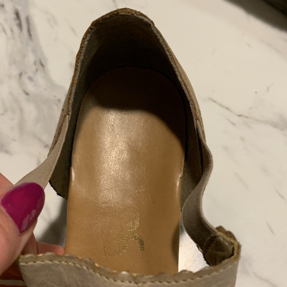 RIEKER Antistress Taupe Distressed Leather Ruched Bootie - Picture 7 of 12